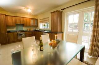 Дома для отпуска Kenmare Bay Hotel Holiday Homes Кенмэр Дом для отпуска с 3 спальнями-1